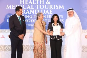 His Excellency, Dr Amin Al Amiri, Assistant Undersecretary for Medical Practices and License Sector, Ministry of Health – UAE giving medical tourism course completion certificate to the students.